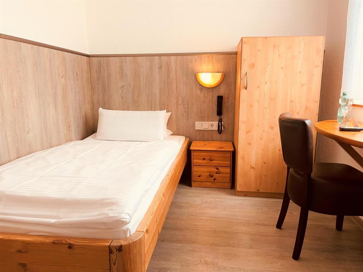 Hotel Orthwein -Kostenfreie Parkplaetze- Colbe Екстер'єр фото