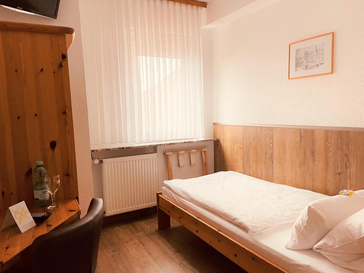 Hotel Orthwein -Kostenfreie Parkplaetze- Colbe Екстер'єр фото