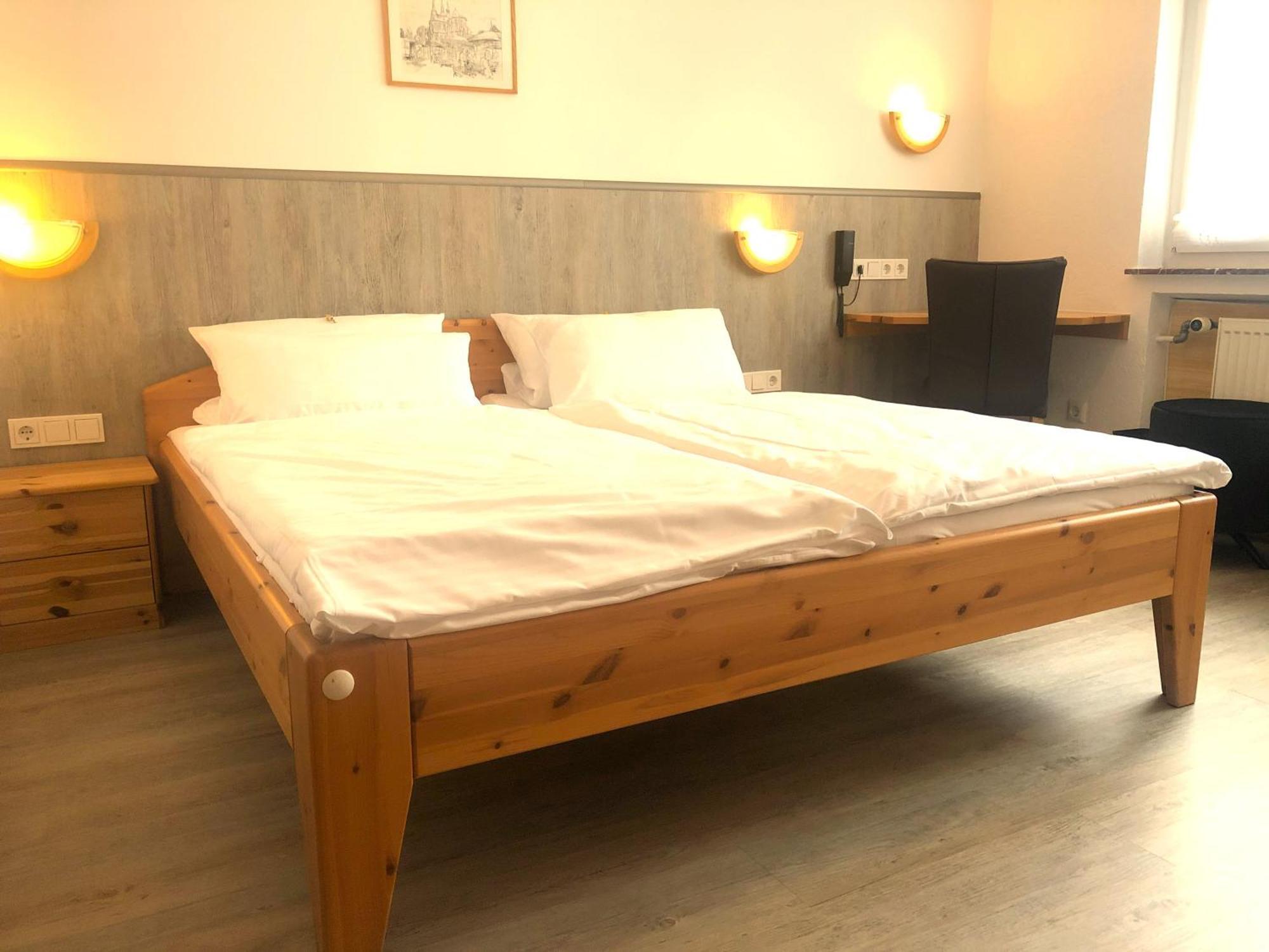 Hotel Orthwein -Kostenfreie Parkplaetze- Colbe Екстер'єр фото